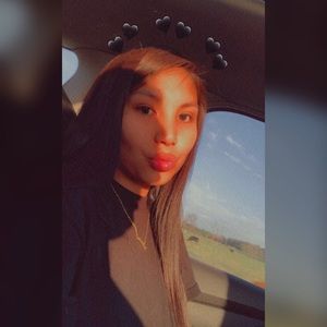 Meet your Posher, Layla